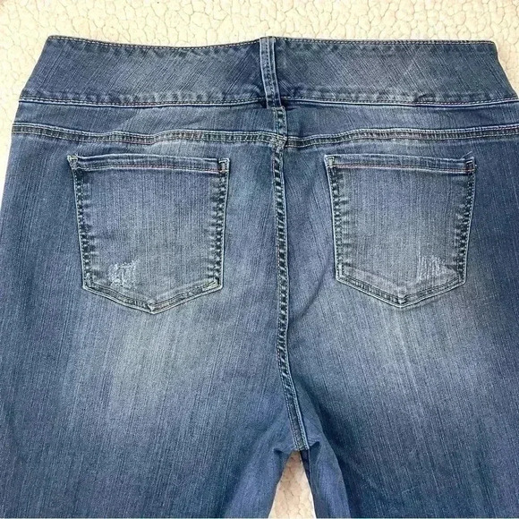 Torrid Highrise Buttery Soft 3 Button Super Stretch Fade Whisker Jegging Size20R - Picture 12 of 16